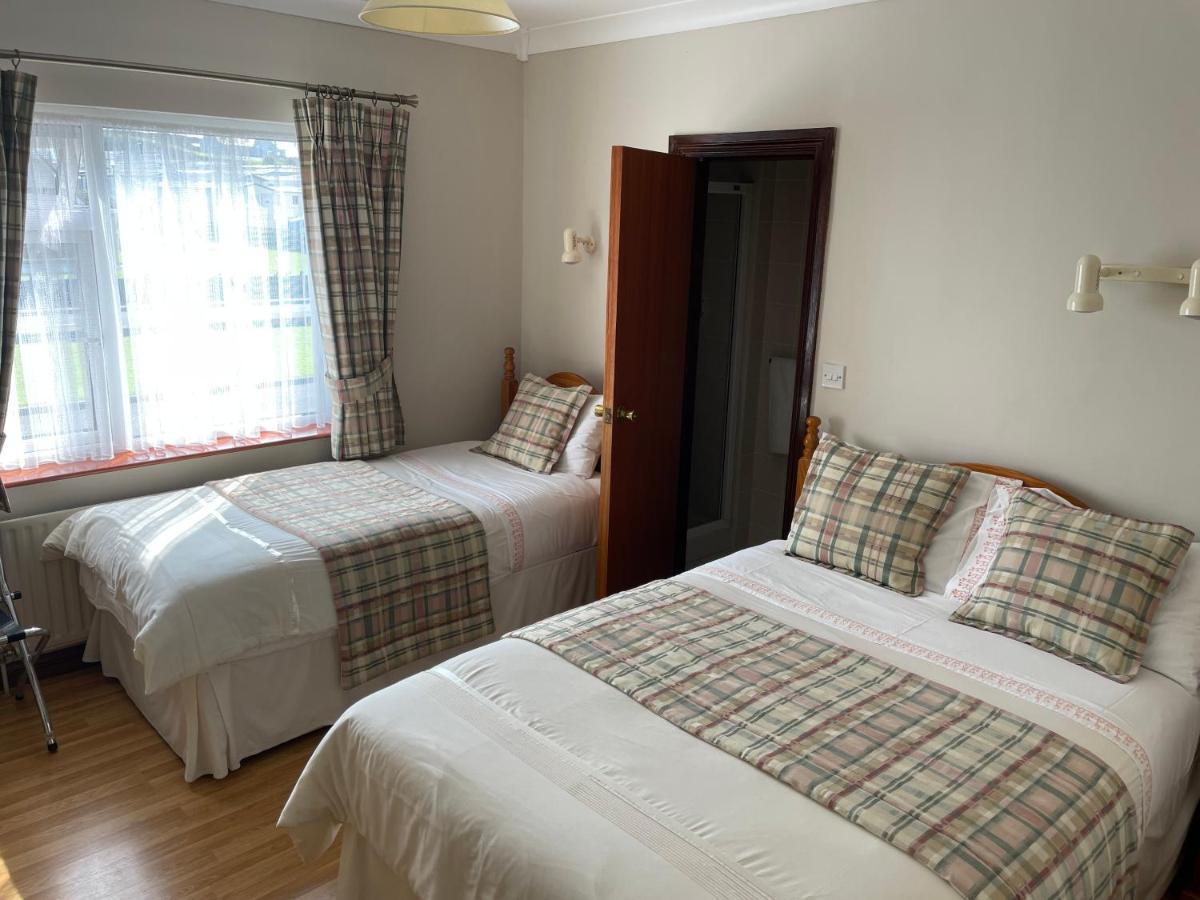 Cois Farraige Bed and Breakfast Lahinch Exteriör bild
